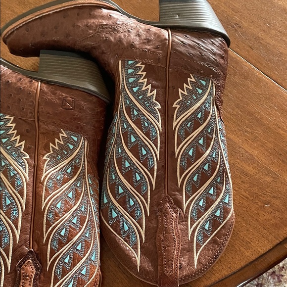 Cute!!! New! Brown and Blue Embroidered Heeled Bootscute. - Picture 4 of 5